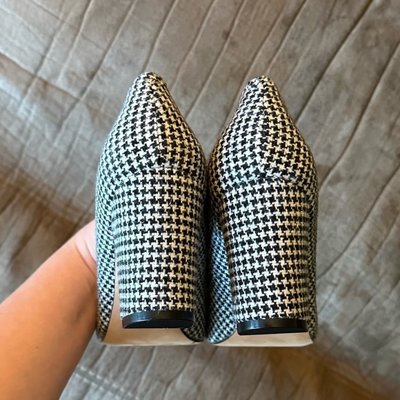 Lands End Black and White Checkered Pumps, Size 10 - Picture 4 of 4